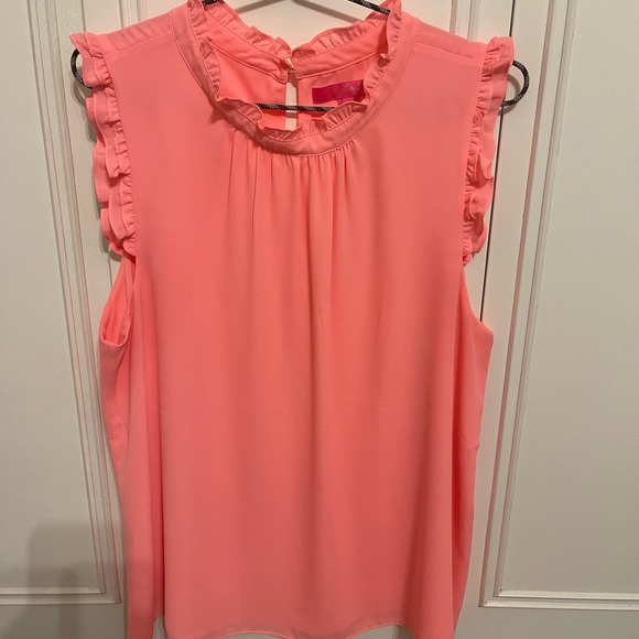 [SOLD] Lilly Pulitzer Cambria top - Picture 1 of 1
